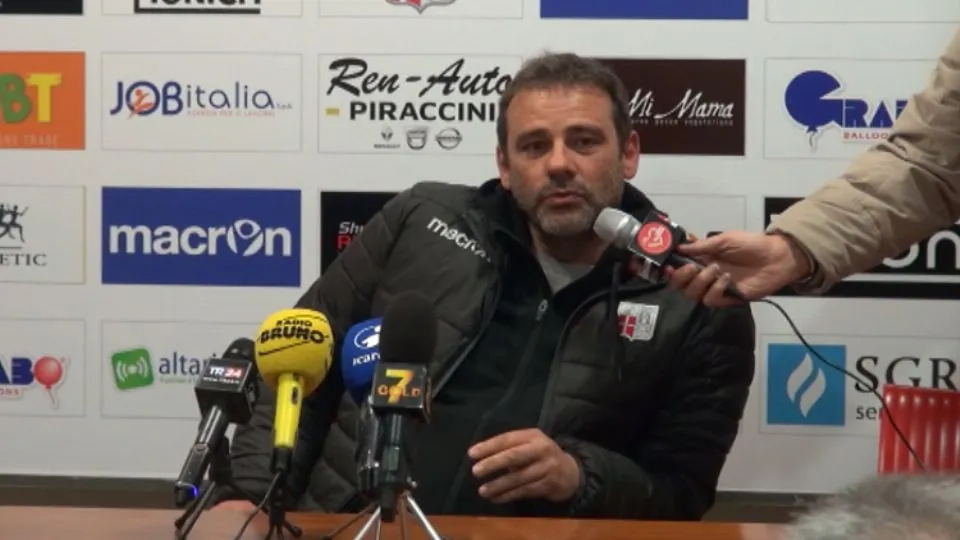 Il tecnico Giovanni Colella al termine di Rimini-Vicenza