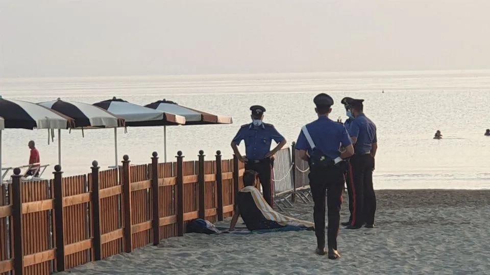 alcuni dei passati controlli in spiaggia
