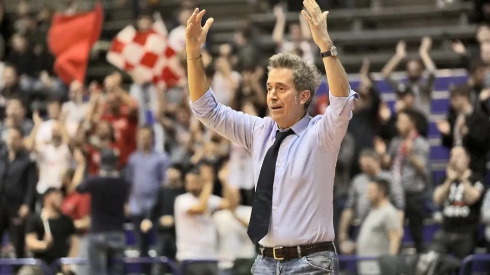 Il tecnico di RivieraBanca, Massimo Bernardi (Foto Nicola de Luigi)