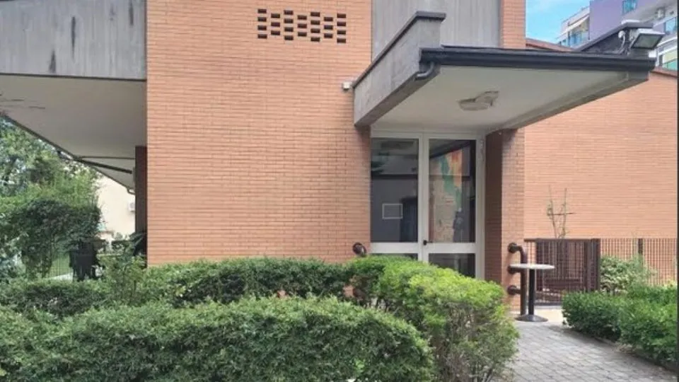 l’ingresso della scuola