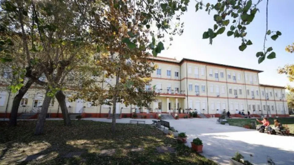 la colonia comasca sede delle scuole karis