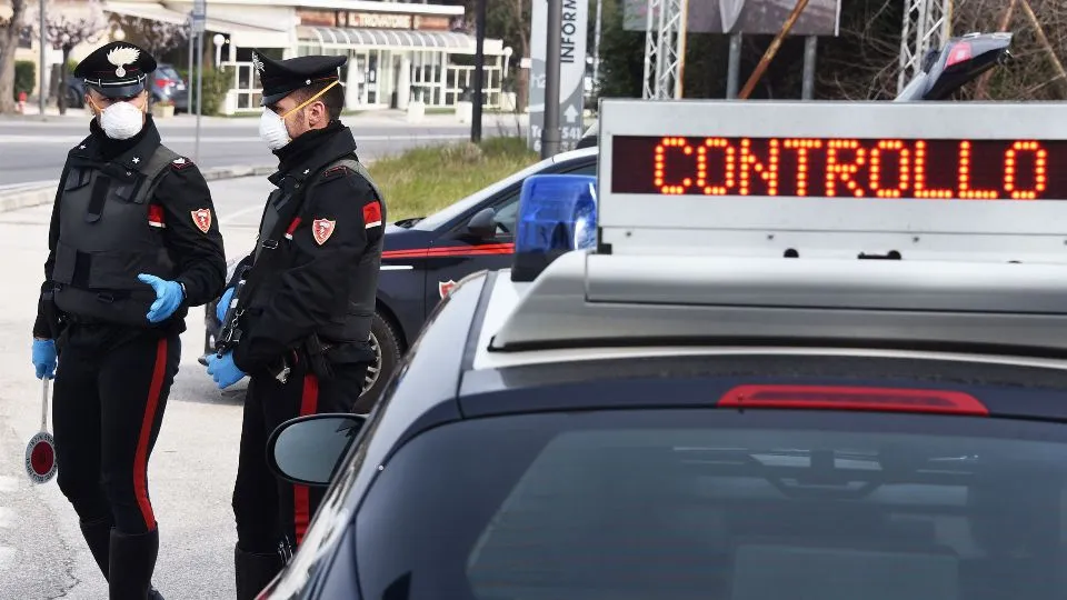 I controlli anticontagio dei carabinieri @Adriapress