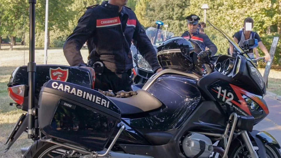 carabinieri durante i controlli