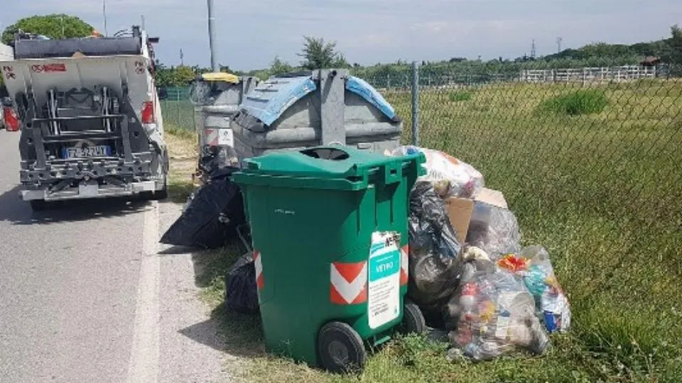 rifiuti abbandonati