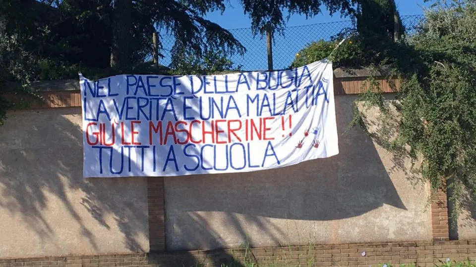 lo striscione a Santarcangelo
