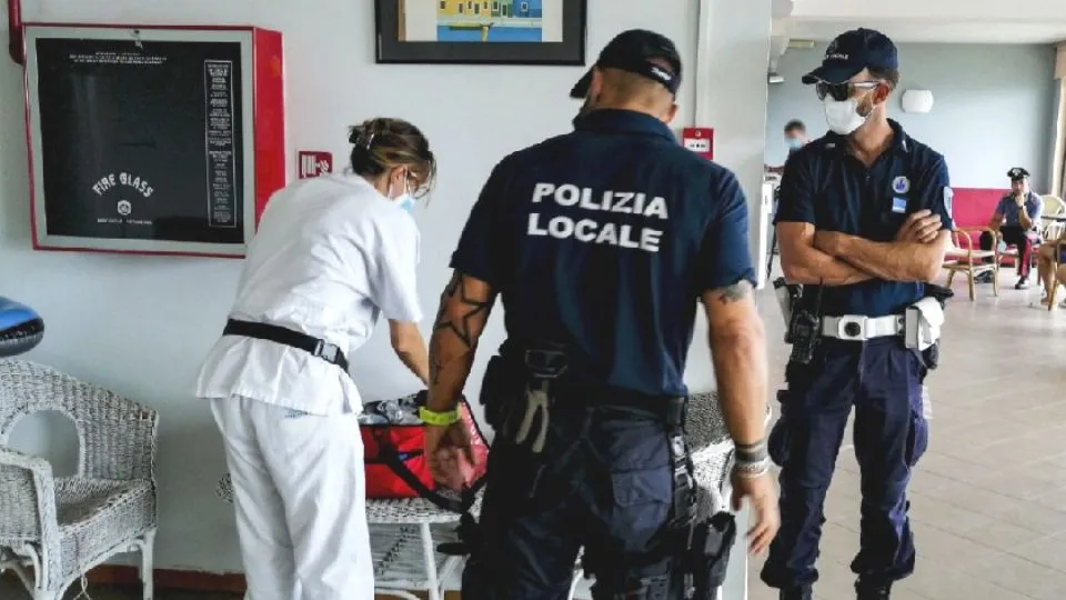 la Polizia Locale sul posto