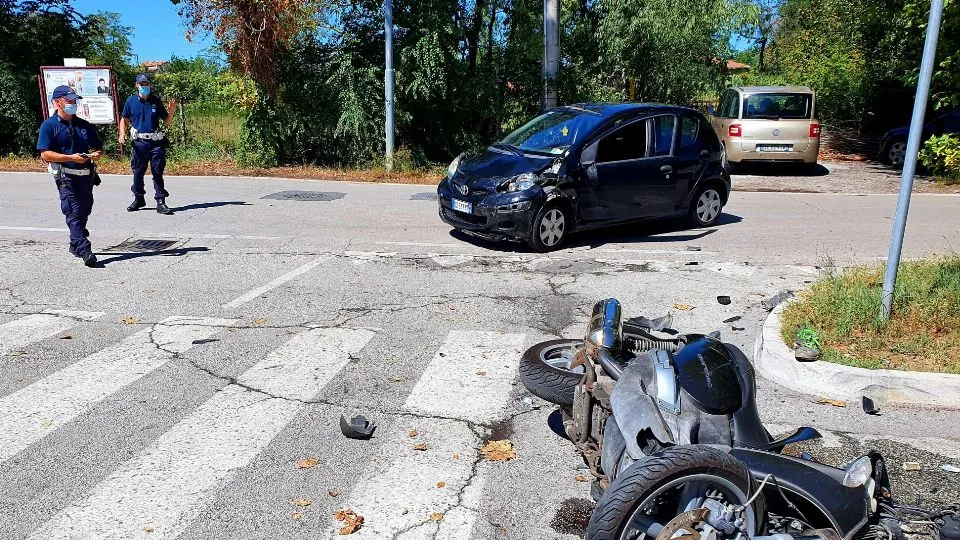 Lo scooterone distrutto @foto Migliorini
