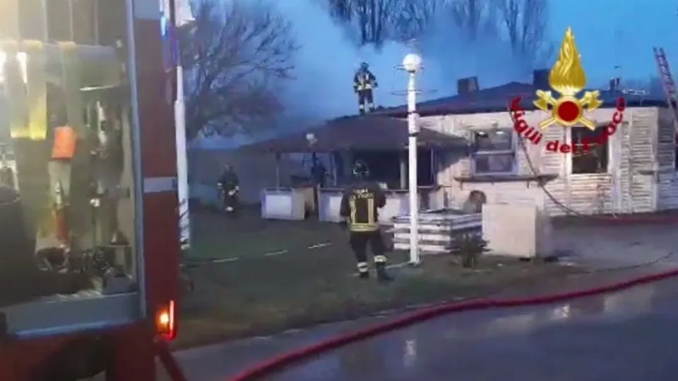 incendio deposito go-kart