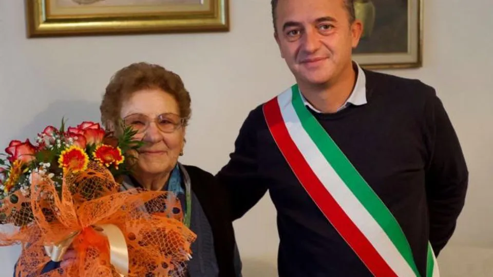 Esterina insieme al sindaco Piccioni
