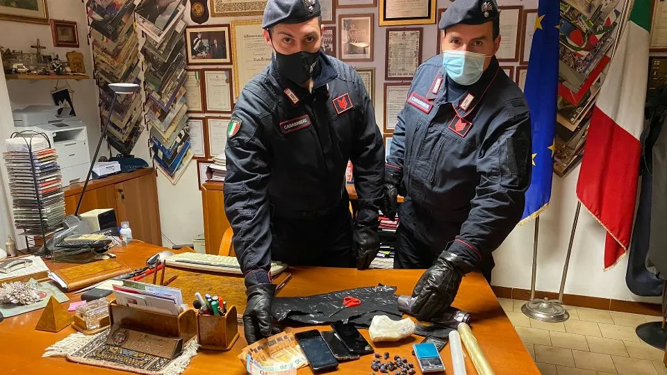 droga e denaro sequestrati