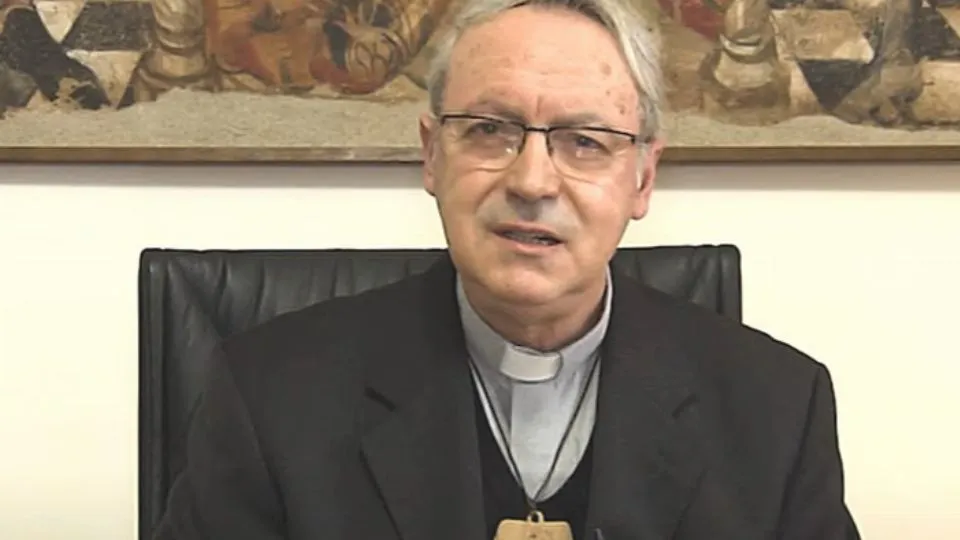 il vescovo Lambiasi