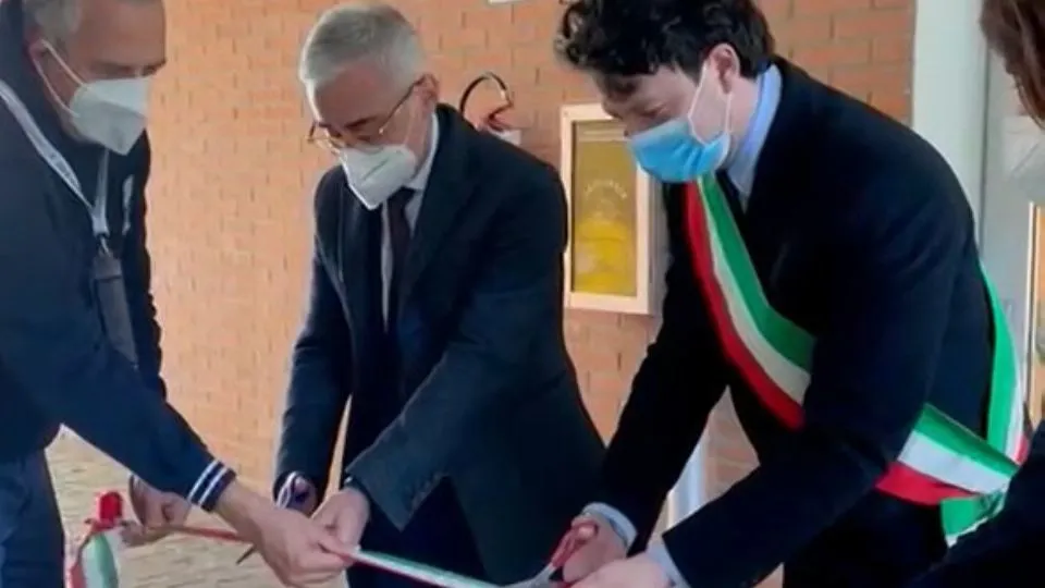 il taglio del nastro
