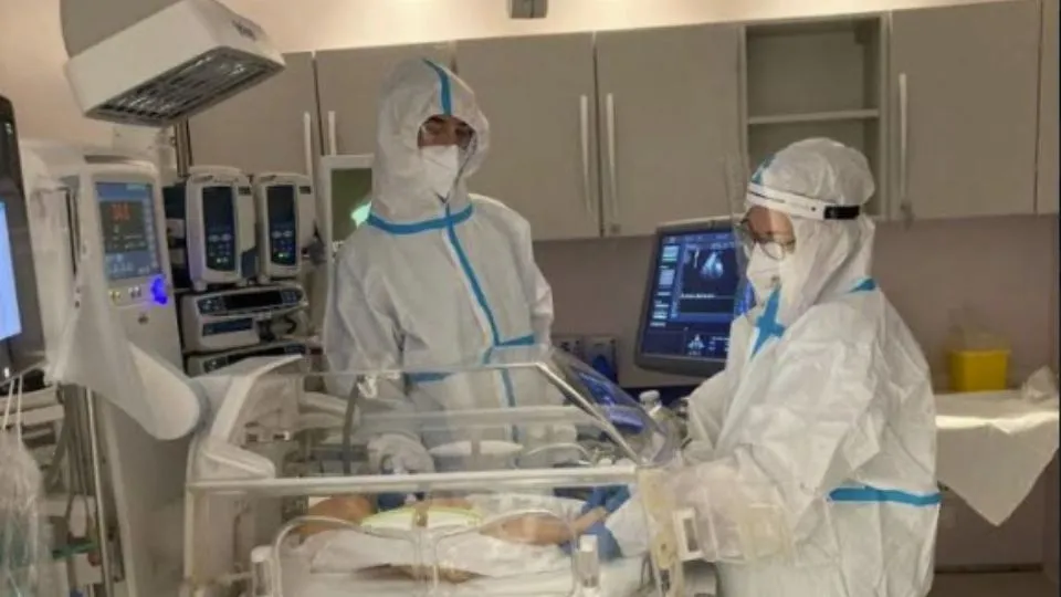 Alla TIN dell’Infermi delicato intervento su neonata affetta da Covid