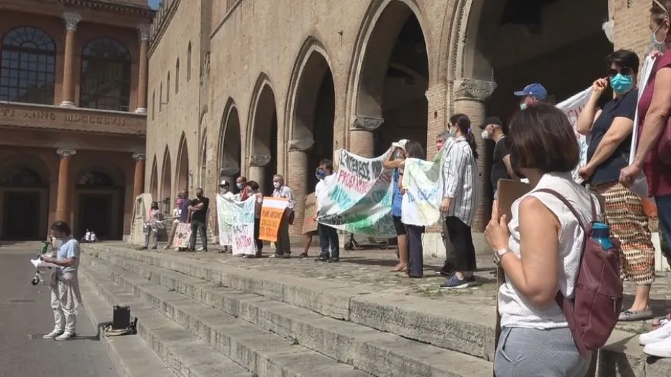 la manifestazione di oggi (@newsrimini.it)
