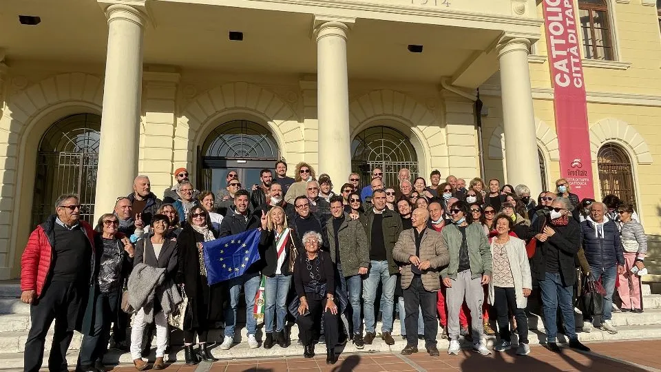 Franca Foronchi insieme ai suoi sostenitori