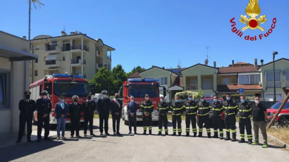 i vigili del fuoco schierati