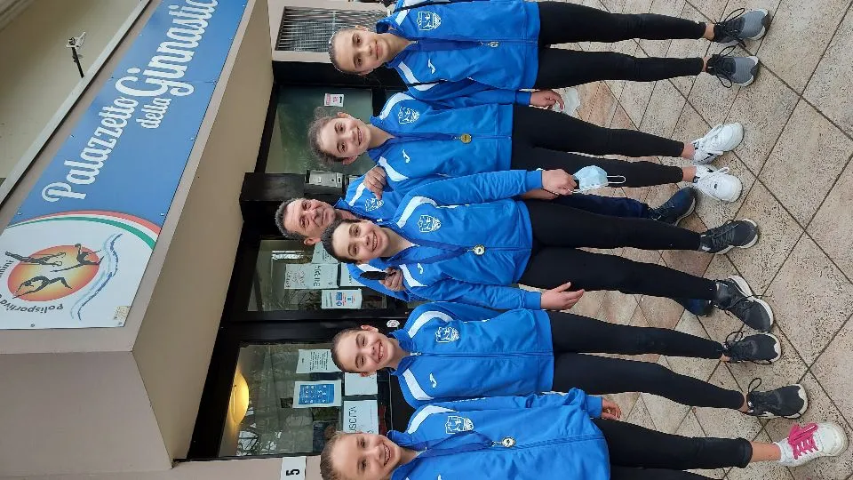 Foto AGS atlete GAF in gara Silver LC a Rimini il 10 aprile