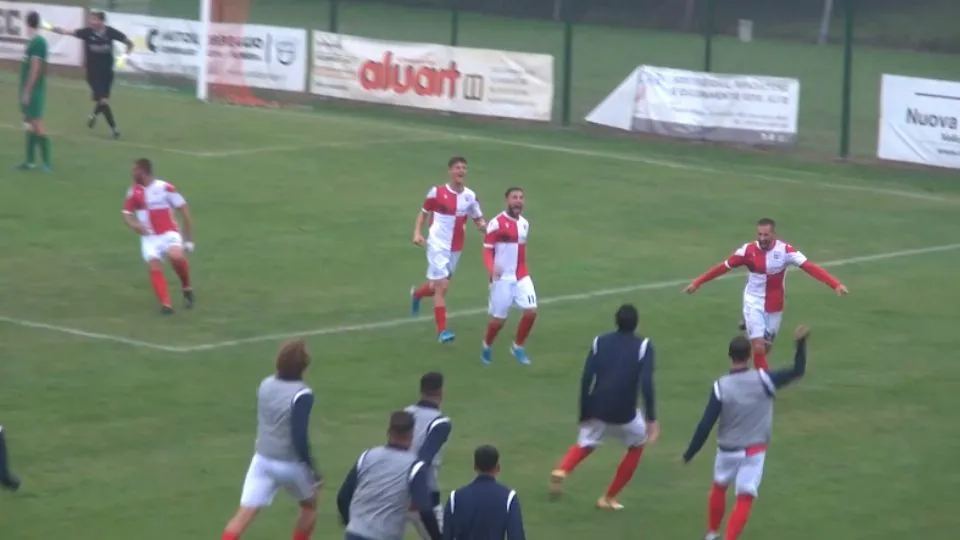 Simone Greselin festeggia il 2-2