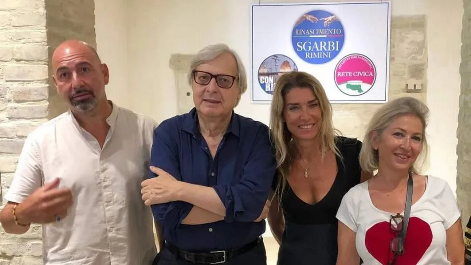 l’inaugurazione con Sgarbi
