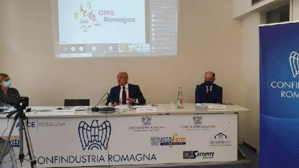 la conferenza stampa di Confindustria