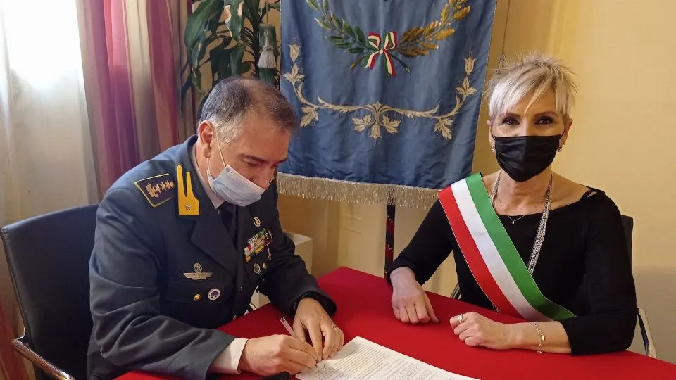 la firma dell’accordo
