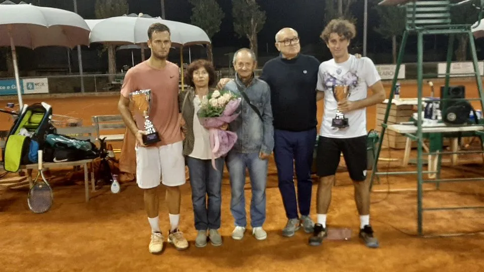 La premiazione della finale dell’Open con la famiglia Cavioli