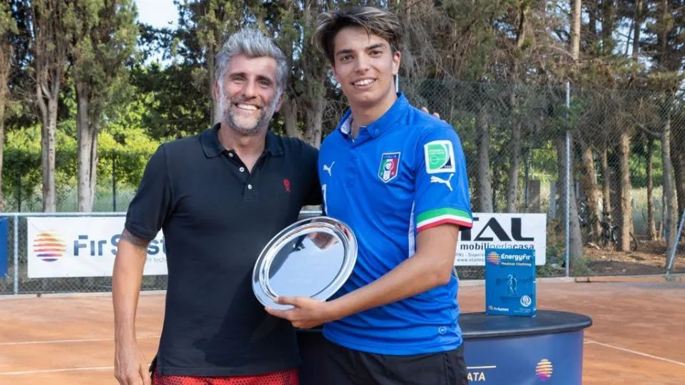 Giorgio Galimberti premia Ivan La Cava
