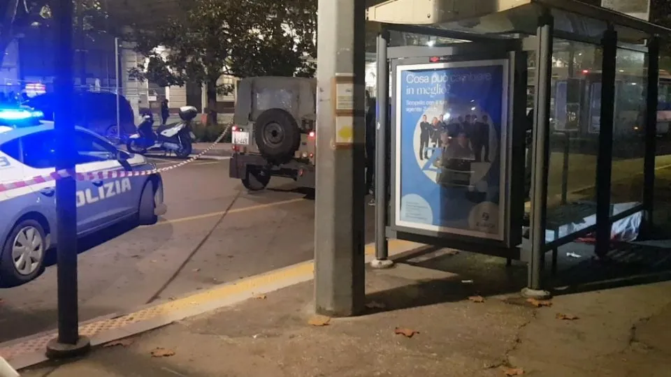 il luogo dell’omicidio e il cadavere a terra @Newsrimini
