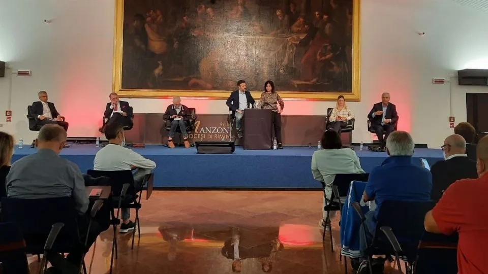 il confronto tra i candidati in Sala Manzoni