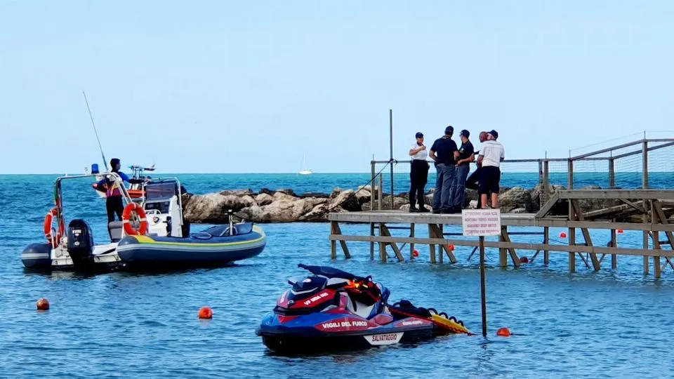le ricerche in mare (foto Migliorini)
