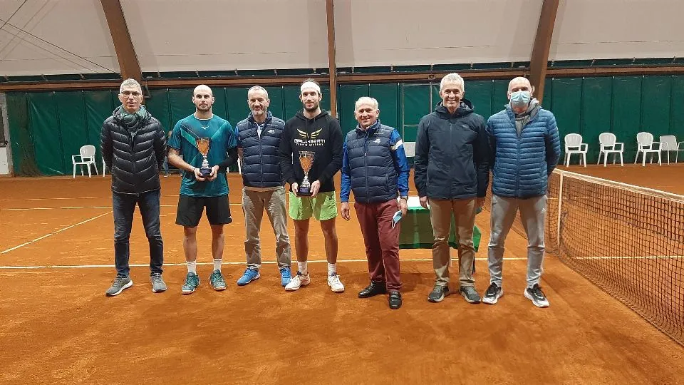 Foto di gruppo della premiazione del torneo Open del Tc Riccione