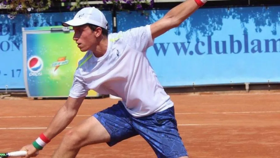 Federico Bertuccioli in scivolata