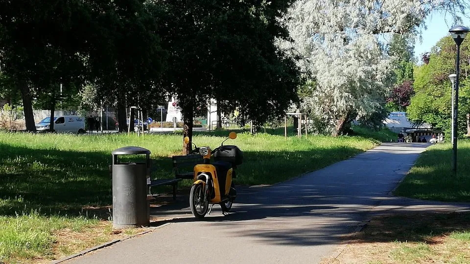 lungo la passeggiata ciclopedonale
