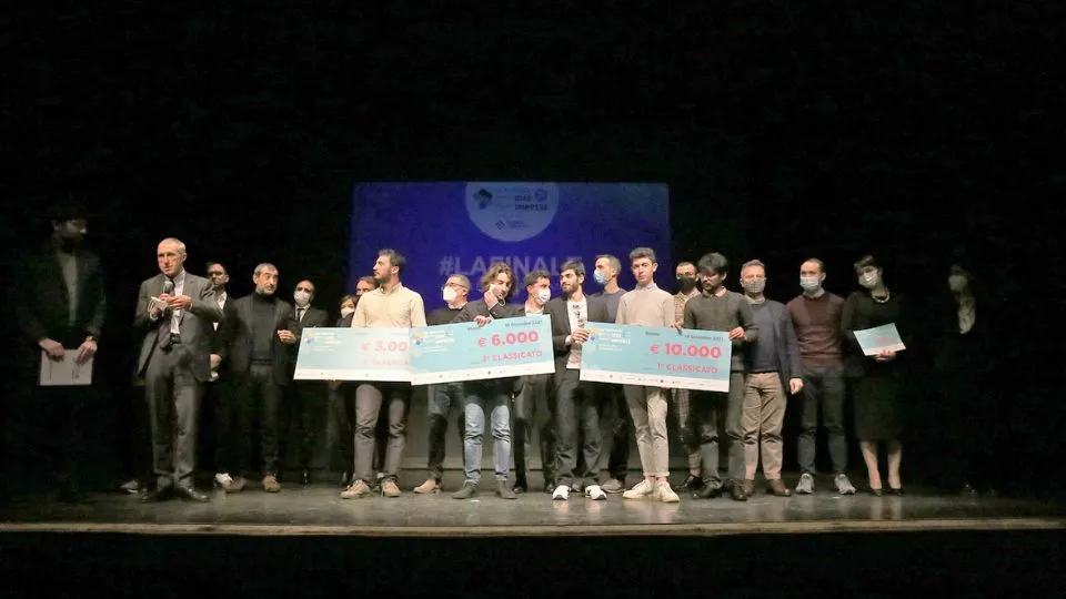 foto di gruppo alla premiazione