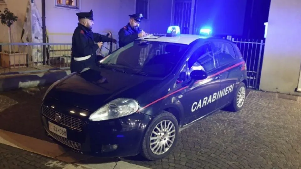una pattuglia dei carabinieri (repertorio)