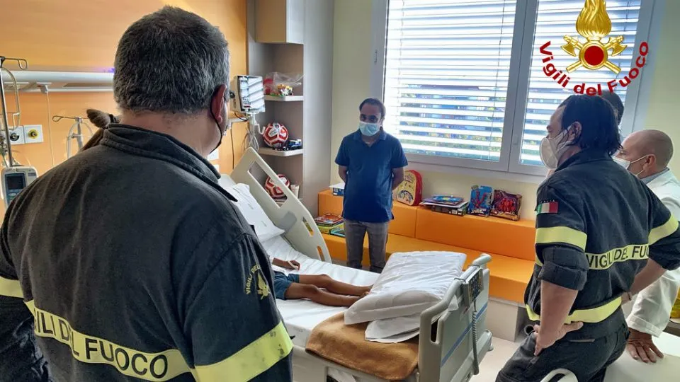 Tamim in ospedale visitato dai vigili del fuoco