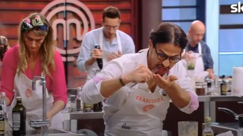 Francesco Aquila nella cucina di Masterchef