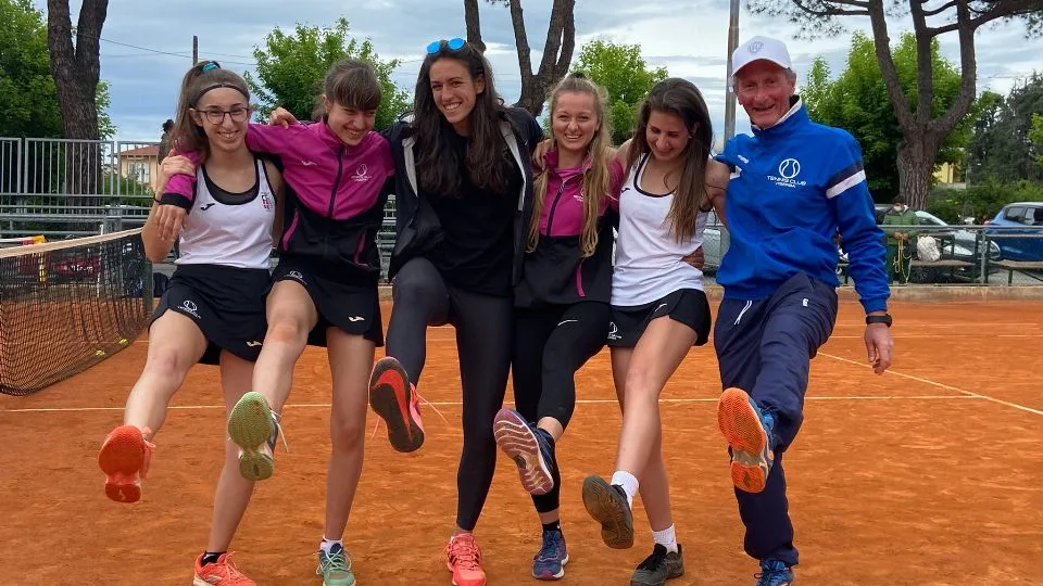 La squadra di serie C femminile del Tc Viserba
