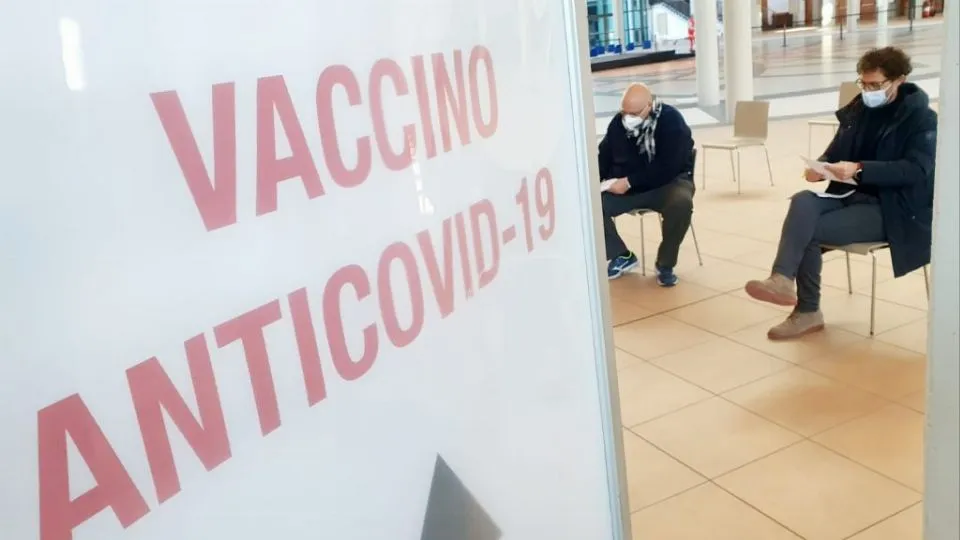 i vaccini in fiera. Foto Adriapress