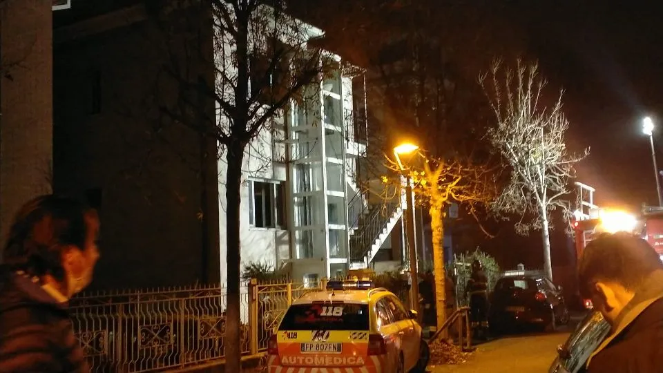 la palazzina in cui è scoppiato l’incendio
