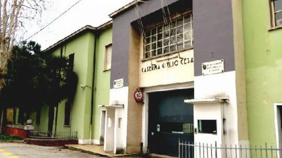la Caserma Giulio Cesare