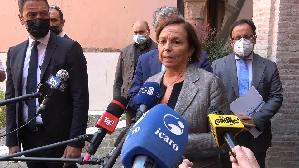la ministra Lamorgese in prefettura a Rimini
