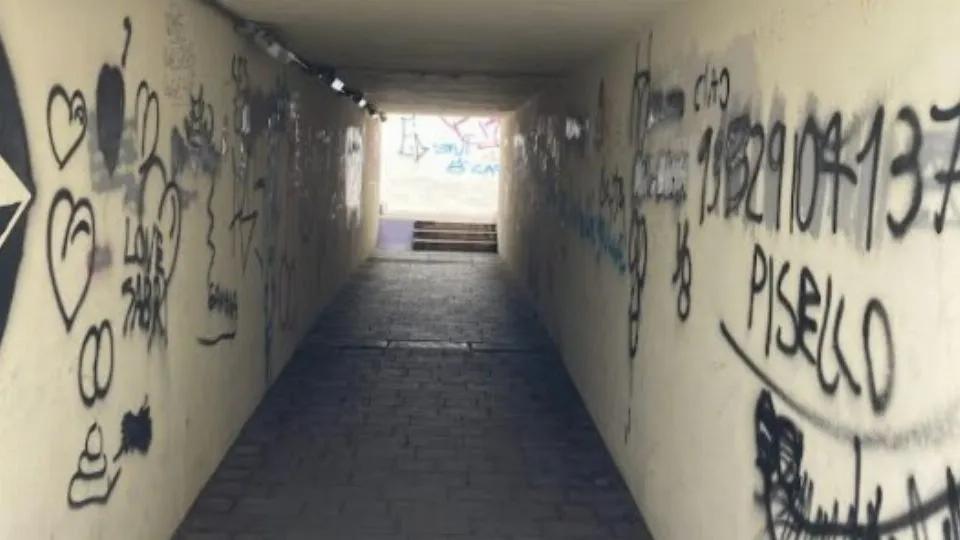 un sottopasso (da Gioenzo Renzi)
