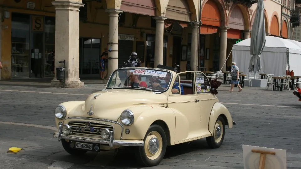 La coppia rocchigiana Liverani-Strada su Morris Minor
