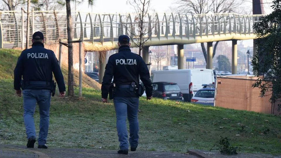 due agenti delle Volanti