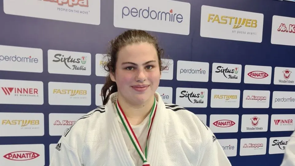 Morgana De Paoli con la medaglia d’argento conquistata ad Ostia