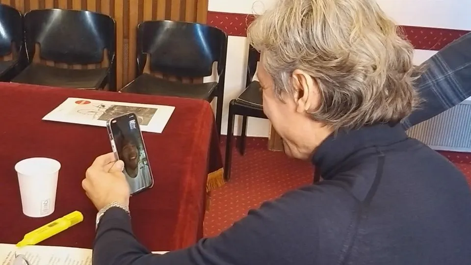 Il sindaco Andrea Gnassi in collegamento con Enea Bastianini