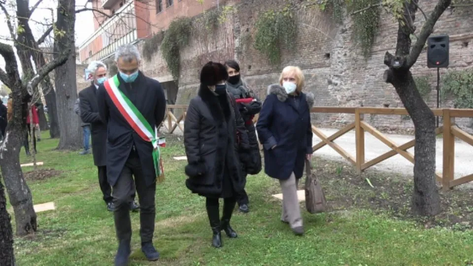 la visita al giardino