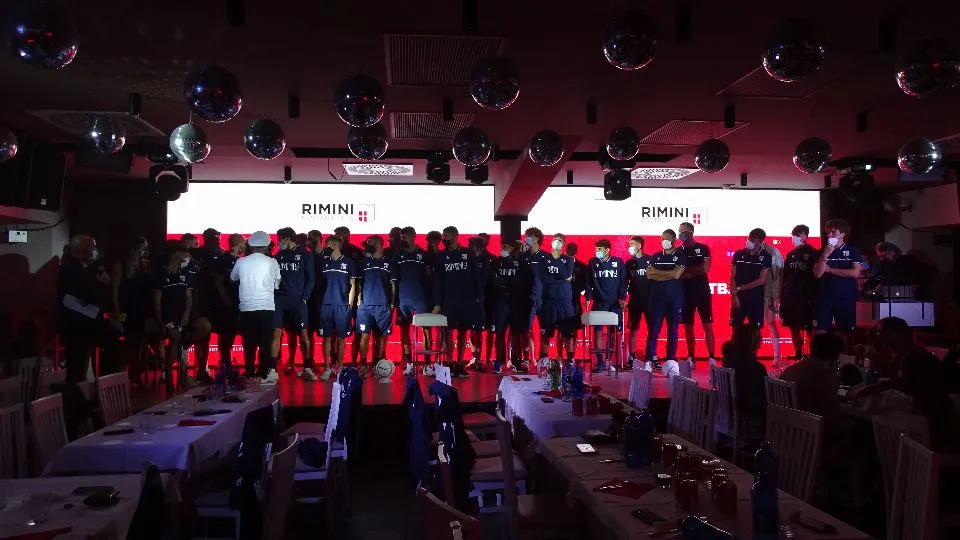 La prima squadra sul palco del Frontemare