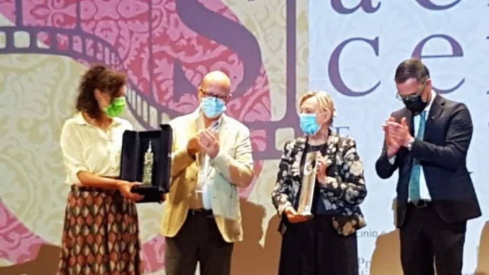 SERENA SAPORITO RITIRA IL PREMIO 
